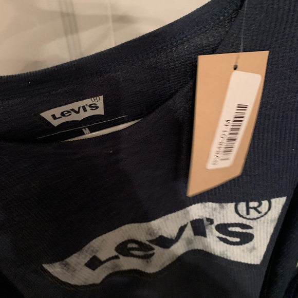 Levis cropped long sleeve - Picture 3 of 4